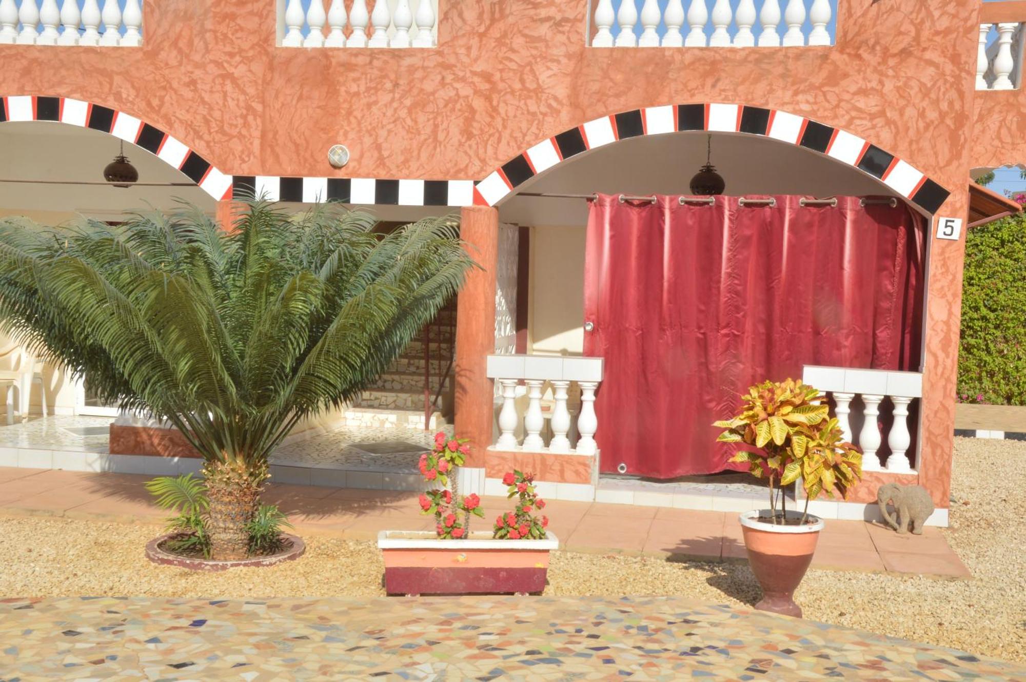 Hotel Takana Ngaparou Exterior photo