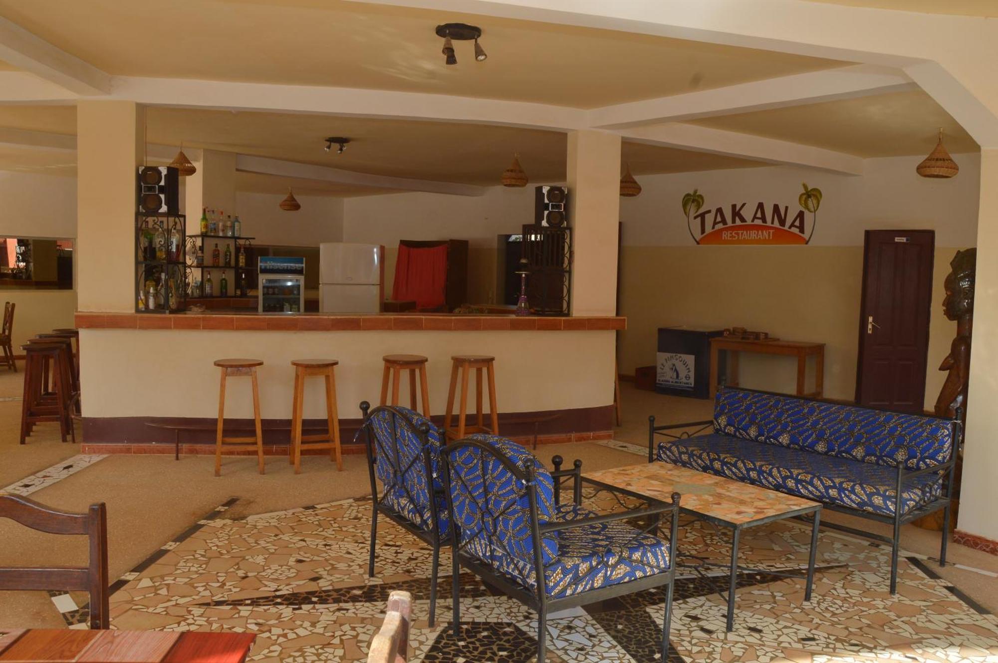 Hotel Takana Ngaparou Exterior photo
